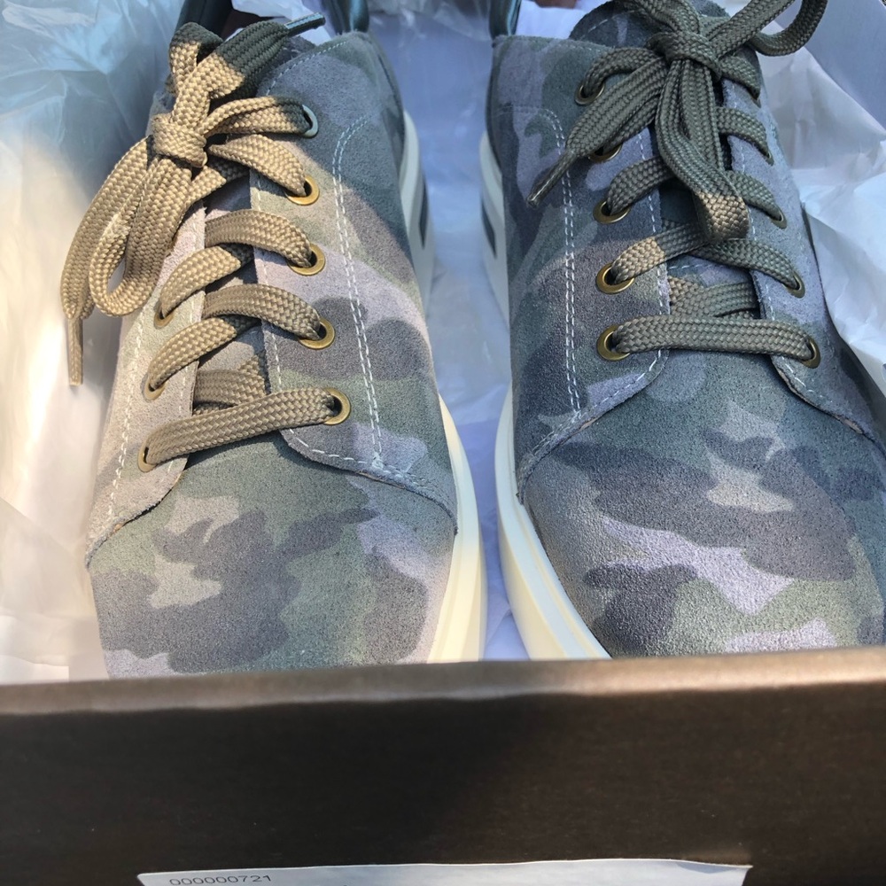 Linea Paolo Kendra-L Camouflage sneakers, size 9 worn once or twice